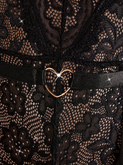 Detailed view of floral lace pattern on sexy underwear set at Bikinisexzy.com.